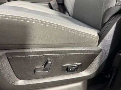 Used 2024 RAM 2500 Big Horn w/ Bed Utility Group image 23