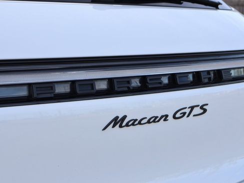 Certified 2024 Porsche Macan GTS image 6