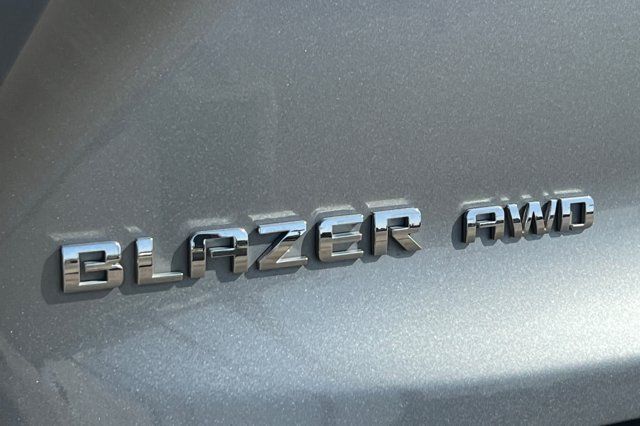 Used 2025 Chevrolet Blazer LT AWD/4WD image 37