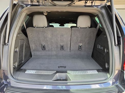 Used 2025 GMC Yukon Denali RWD image 33