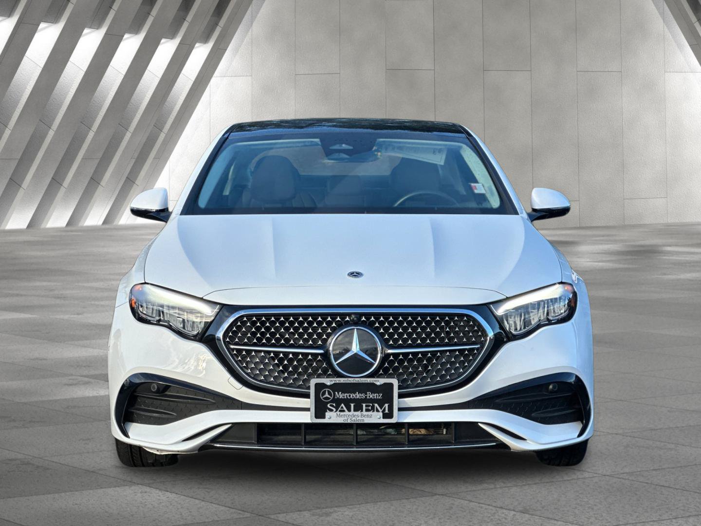 Used 2025 Mercedes-Benz E 350 4MATIC Sedan image 9
