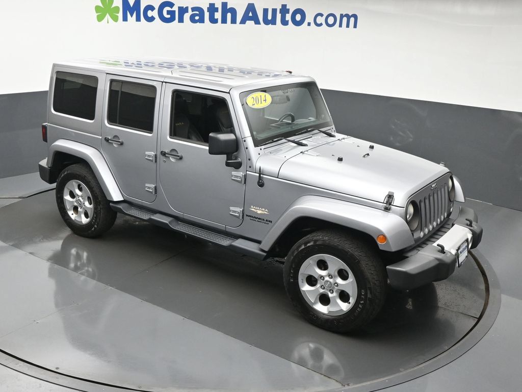 Used 2014 Jeep Wrangler Unlimited Sahara w/ Connectivity Group AWD/4WD image 3