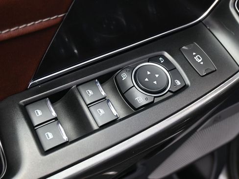 Used 2023 Ford F150 Lariat w/ Equipment Group 502A High image 4