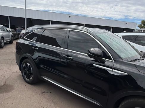 Certified 2025 Kia Sorento SX Prestige AWD/4WD image 4
