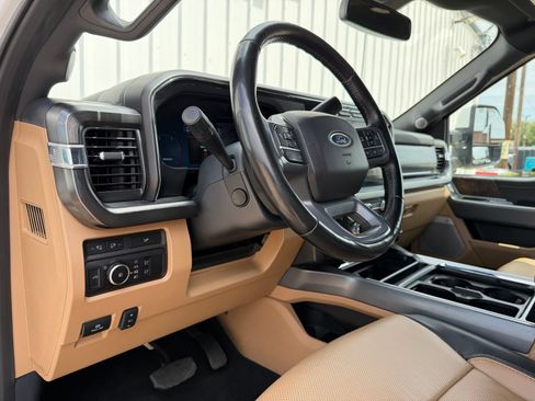 Used 2023 Ford F350 Lariat w/ Lariat Ultimate Package AWD/4WD image 17