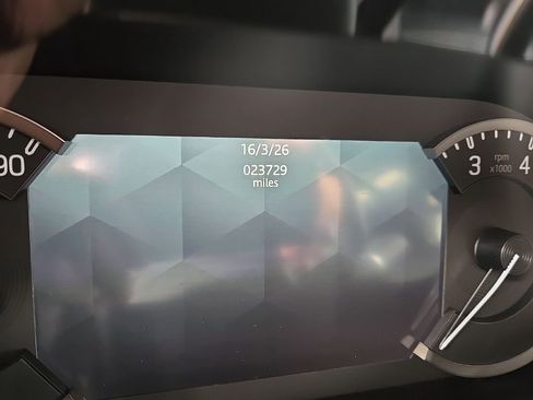 Certified 2023 Land Rover Defender 90 X-Dynamic SE image 15