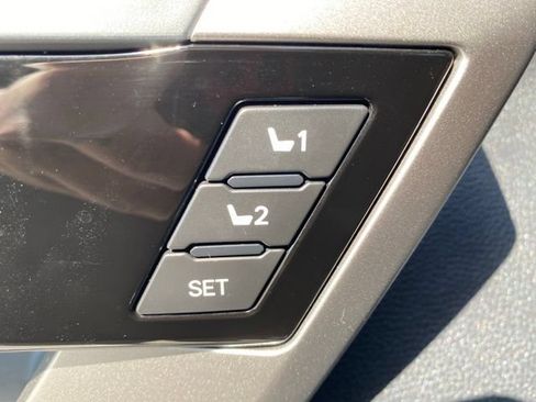Used 2024 Toyota Tundra Limited w/ Power Package AWD/4WD image 13