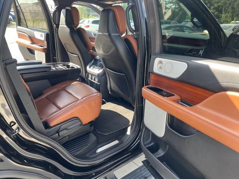 Used 2018 Lincoln Navigator Reserve w/ Technology Package AWD/4WD image 59