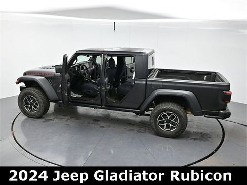 Used 2024 Jeep Gladiator Rubicon image 35