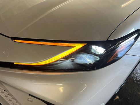 Used 2025 Toyota Camry XSE w/ Premium Plus Package image 30