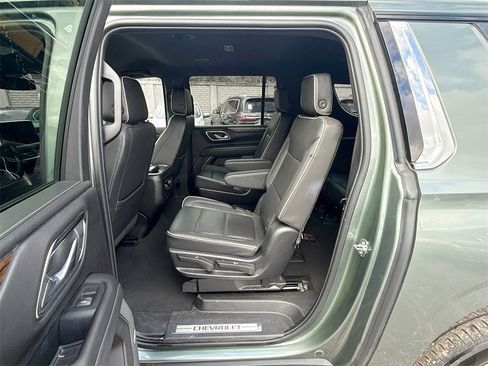 Used 2023 Chevrolet Suburban Premier image 28