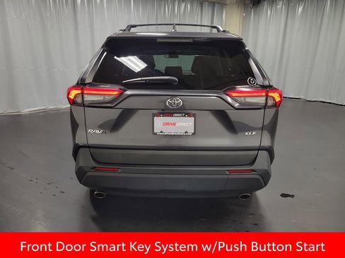 Used 2021 Toyota RAV4 XLE w/ Convenience Package FWD image 7
