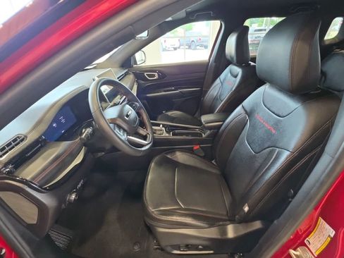 Used 2024 Jeep Compass Trailhawk w/ Trailhawk Elite Group AWD/4WD image 16
