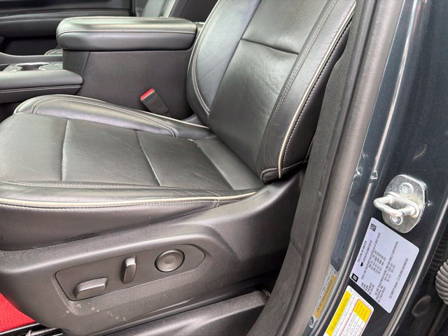 Used 2021 Chevrolet Suburban Premier w/ Premium Package AWD/4WD image 43