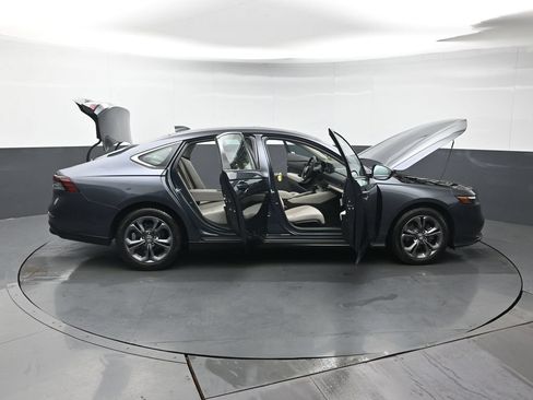 Used 2023 Honda Accord EX image 45