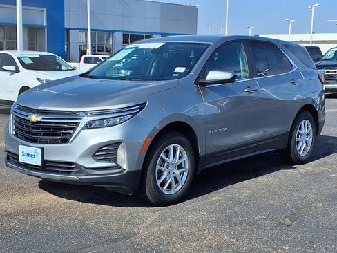 Used 2024 Chevrolet Equinox LT FWD image 3