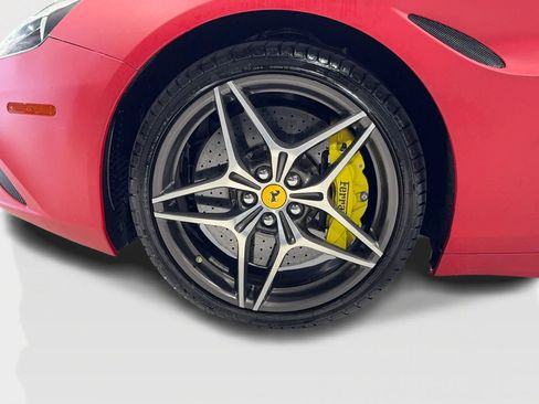 Used 2016 Ferrari California T image 29