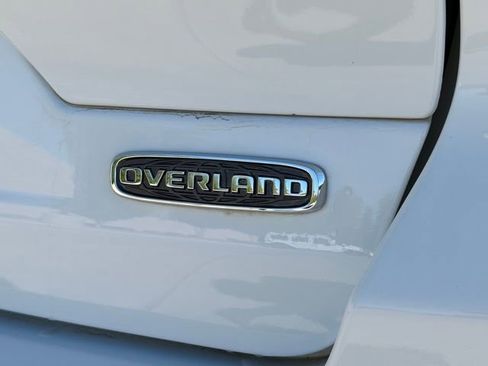 Used 2023 Jeep Grand Cherokee Overland w/ Advanced Protech Group III image 9