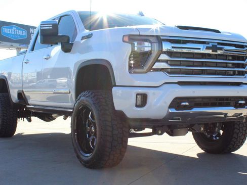 Used 2026 Chevrolet Silverado 3500 High Country w/ High Country Premium Package image 12