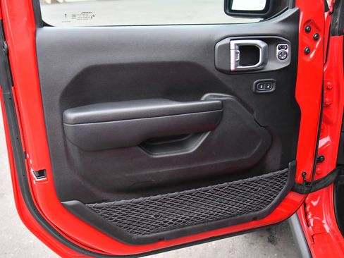 Used 2023 Jeep Wrangler Unlimited Rubicon image 16