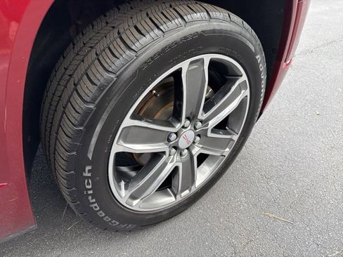 Used 2017 GMC Acadia Denali w/ Technology Package image 32