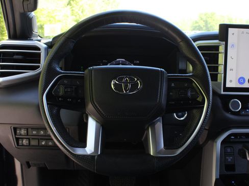 Used 2024 Toyota Tundra Platinum AWD/4WD image 8