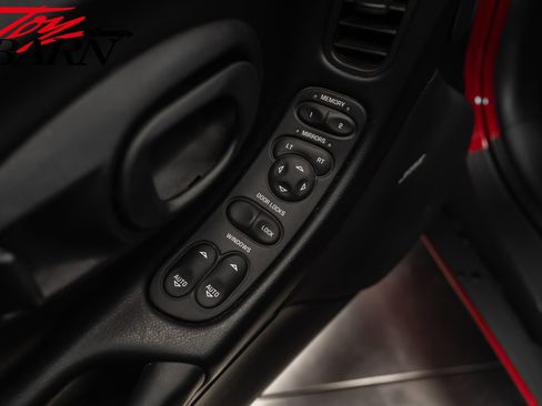 Used 2001 Chevrolet Corvette Convertible w/ Preferred Equipment Group2 image 27