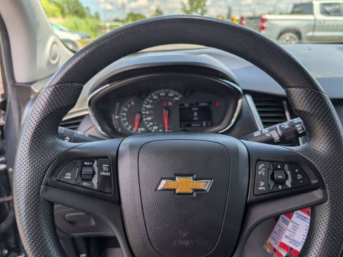 Used 2021 Chevrolet Trax LT AWD/4WD image 11