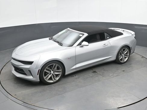 Used 2018 Chevrolet Camaro LT RWD image 33