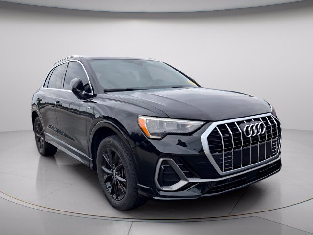 Used 2021 Audi Q3 2.0T Premium w/ Convenience Package AWD/4WD image 4