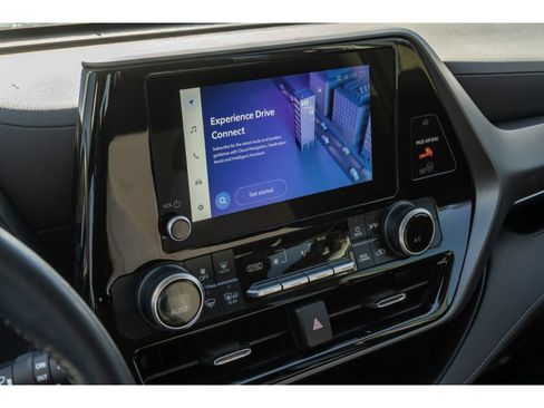 Used 2023 Toyota Highlander LE image 21