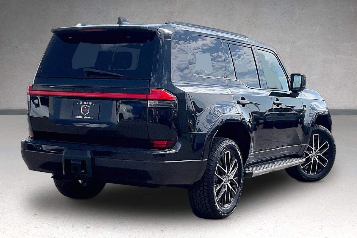 Used 2024 Lexus GX 550 w/ Accessory Package (Z1) AWD/4WD image 35