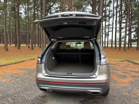 Used 2020 Lincoln Nautilus Reserve w/ Equipment Group 201A image 19