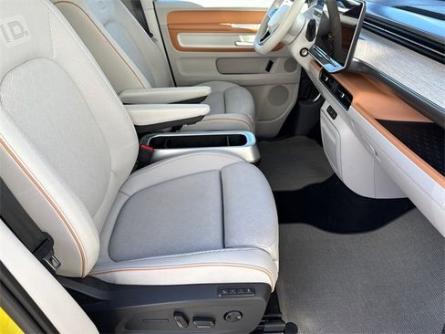 Certified 2025 Volkswagen ID. Buzz 1st Edition image 14