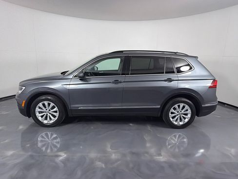 Used 2018 Volkswagen Tiguan SE w/ Panoramic Sunroof Package FWD image 8