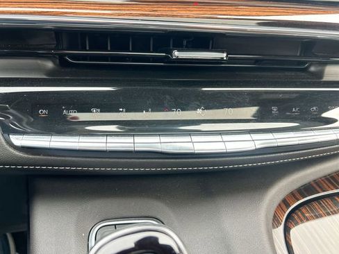 Used 2023 Cadillac Escalade Premium Luxury w/ Performance Package AWD/4WD image 23