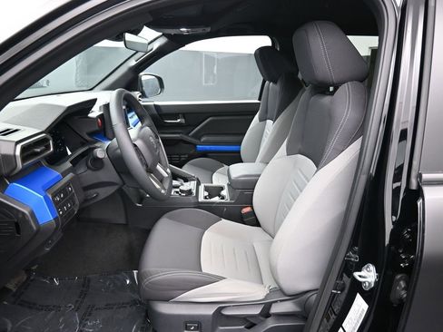 Certified 2025 Toyota Tacoma TRD Off-Road image 19