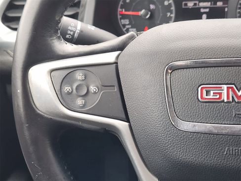 Used 2018 GMC Acadia SLE image 26