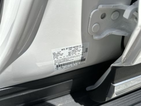 Used 2022 Ford Explorer Platinum w/ Equipment Group 601A AWD/4WD image 24