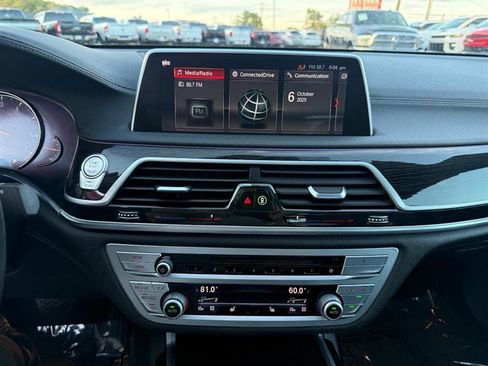 Used 2018 BMW 750i xDrive AWD/4WD image 43