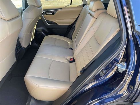 Used 2023 Toyota RAV4 XLE Premium image 9