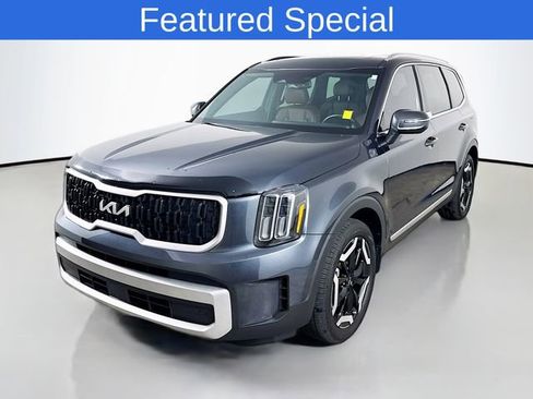 Used 2024 Kia Telluride EX w/ EX Captain's Chair Package image 1