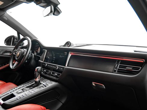 Used 2021 Porsche Macan GTS AWD/4WD image 9