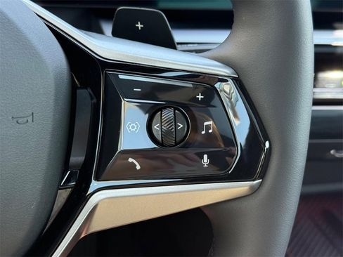 Certified 2025 BMW 530i xDrive w/ Premium Package image 17