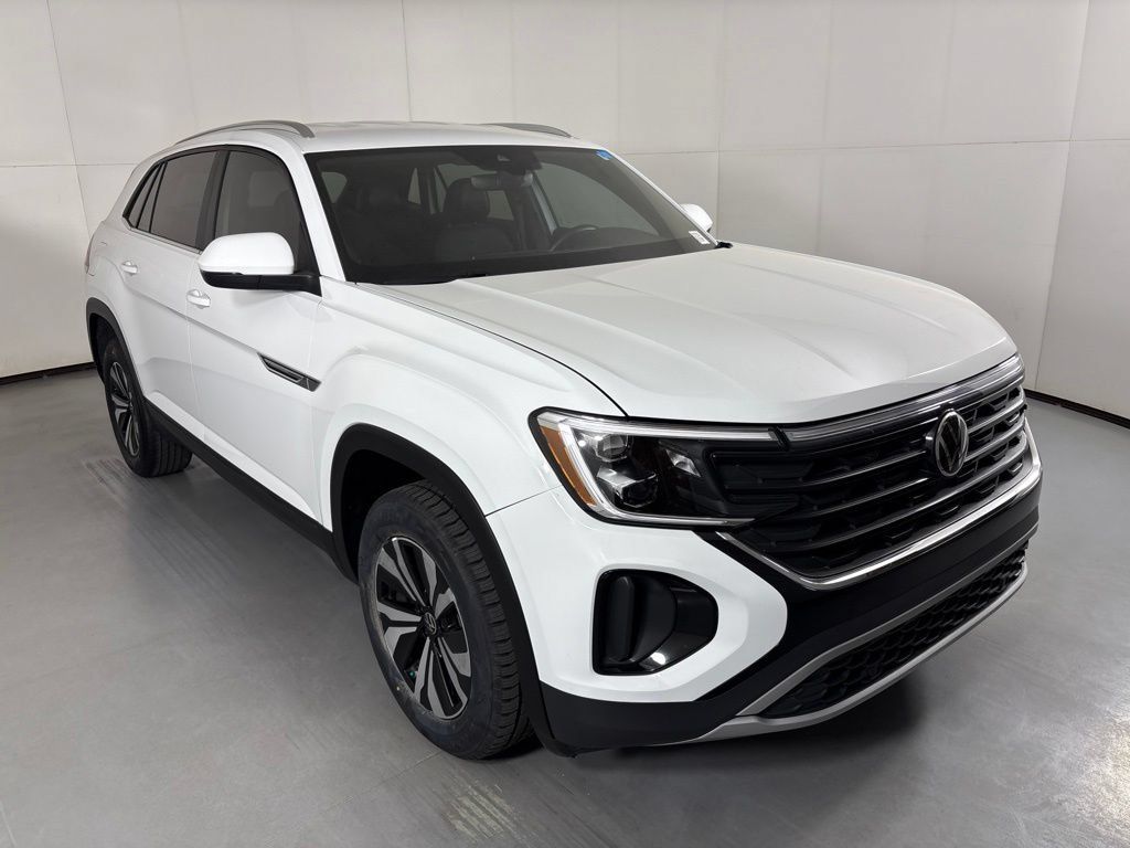 Used 2024 Volkswagen Atlas Cross Sport SE FWD image 2