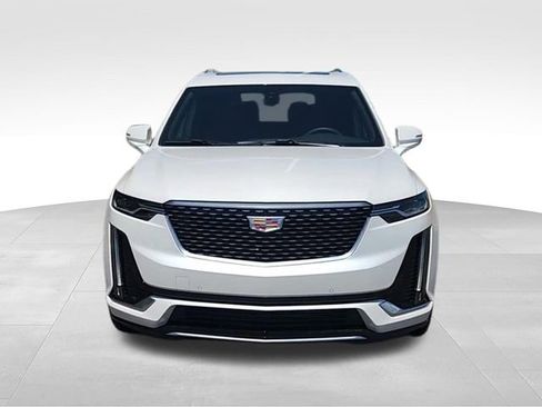 New 2025 Cadillac XT6 Luxury AWD/4WD image 3