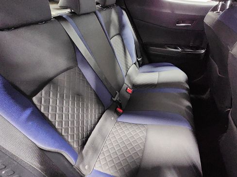 Used 2022 Toyota C-HR XLE image 17