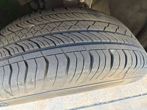 Used 2024 Ford Maverick XLT w/ XLT Luxury Package FWD image 2