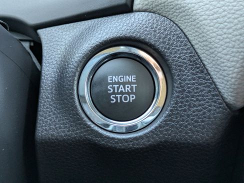 Used 2025 Toyota RAV4 XLE image 31