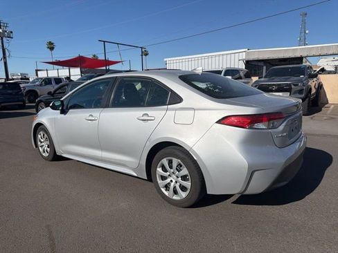 Used 2023 Toyota Corolla LE image 7
